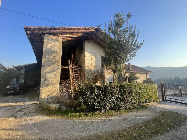 casa indipendente in vendita a Cisano Bergamasco in zona Valbonaga