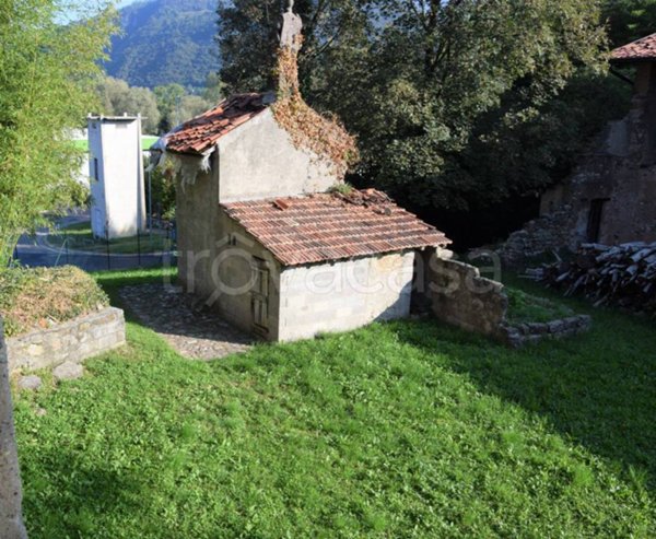 casa indipendente in vendita a Cisano Bergamasco in zona Valbonaga