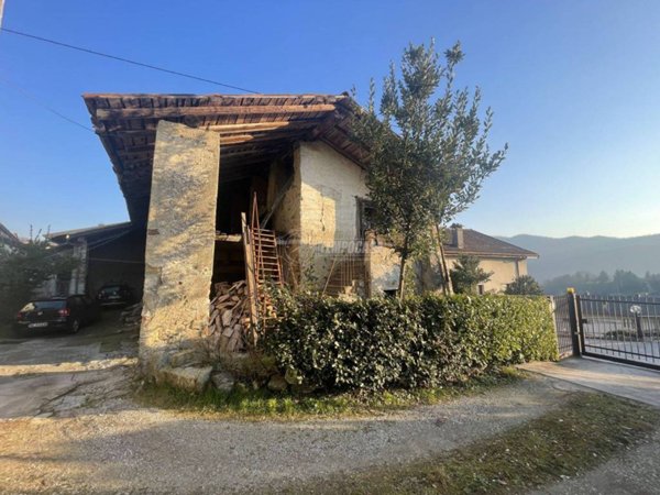 casa indipendente in vendita a Cisano Bergamasco in zona Valbonaga