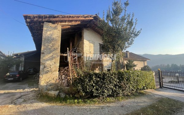 casa indipendente in vendita a Cisano Bergamasco in zona Valbonaga