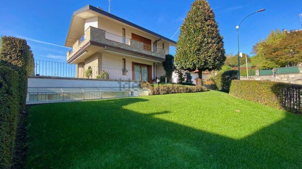 casa indipendente in vendita a Cisano Bergamasco in zona Valbonaga