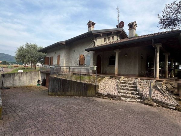 casa indipendente in vendita a Cisano Bergamasco