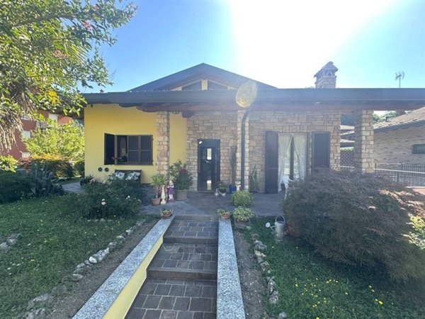 casa indipendente in vendita a Cisano Bergamasco in zona Valbonaga