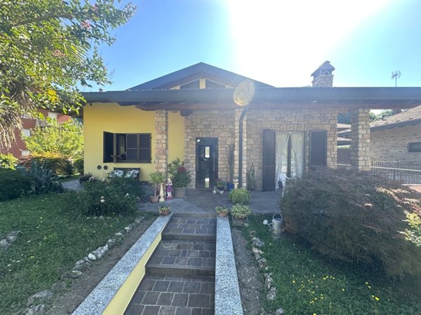 casa indipendente in vendita a Cisano Bergamasco in zona Valbonaga