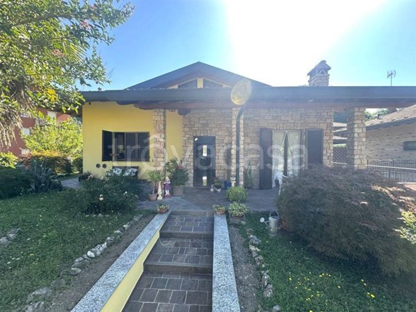 casa indipendente in vendita a Cisano Bergamasco in zona Valbonaga
