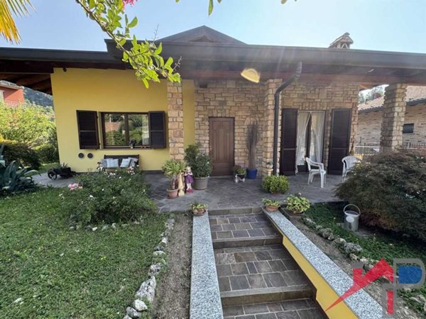 casa indipendente in vendita a Cisano Bergamasco in zona Valbonaga
