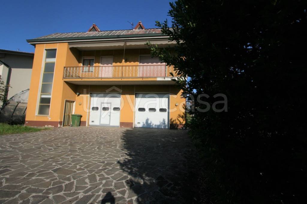 casa indipendente in vendita a Ciserano
