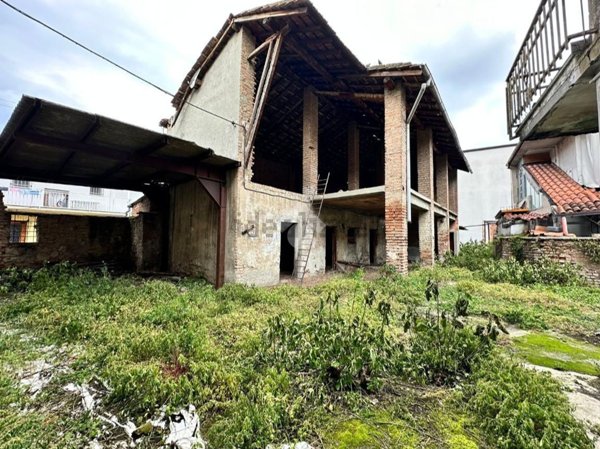 esavano in vendita a Ciserano