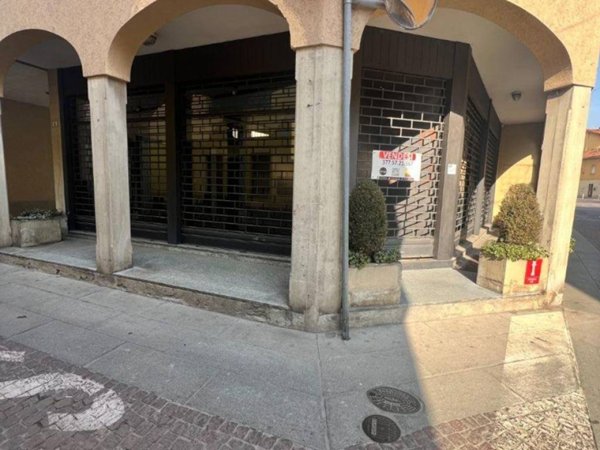 negozio in vendita a Ciserano