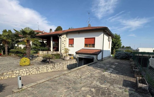 casa indipendente in vendita a Ciserano