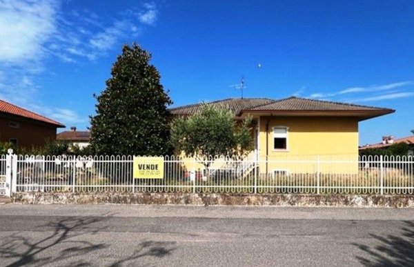 casa indipendente in vendita a Ciserano