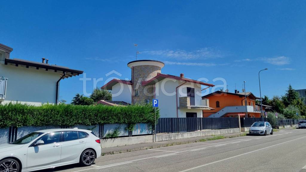 negozio in vendita a Ciserano