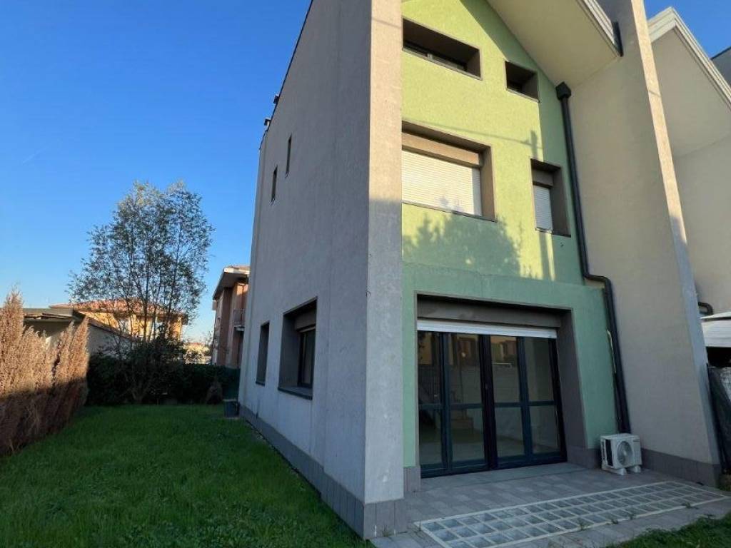 casa indipendente in vendita a Ciserano