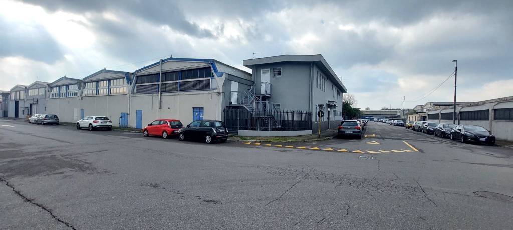 capannone in vendita a Ciserano