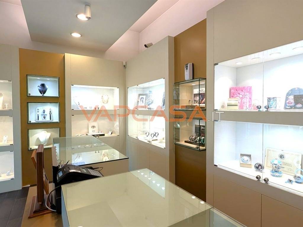 negozio in vendita a Ciserano