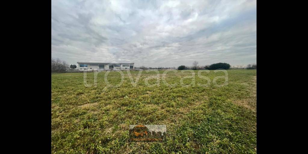 terreno edificabile in vendita a Cividate al Piano