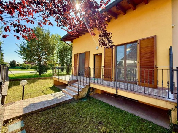 casa indipendente in vendita a Cividate al Piano