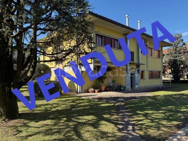 casa indipendente in vendita a Cividate al Piano