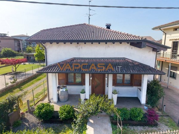 casa indipendente in vendita a Cividate al Piano