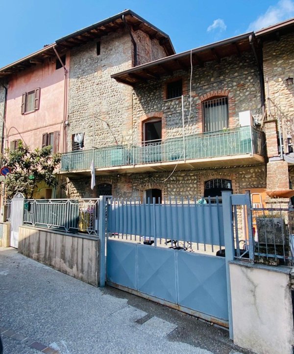 casa indipendente in vendita a Cividate al Piano