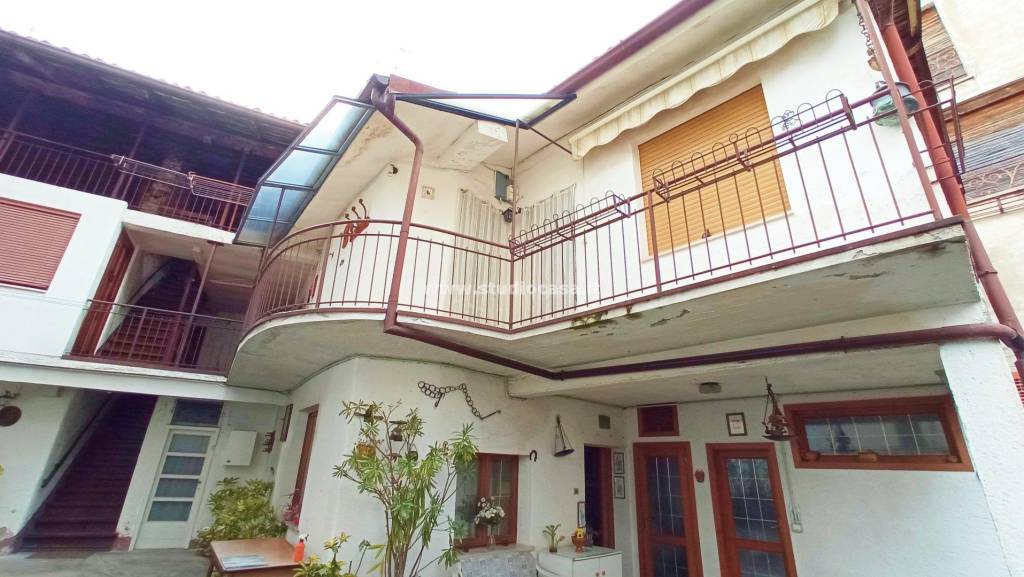 casa indipendente in vendita a Clusone