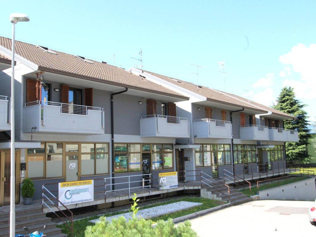negozio in vendita a Clusone