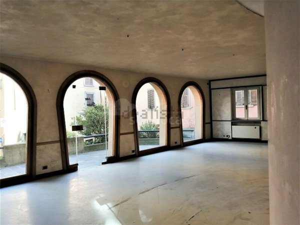 locale commerciale in vendita a Clusone