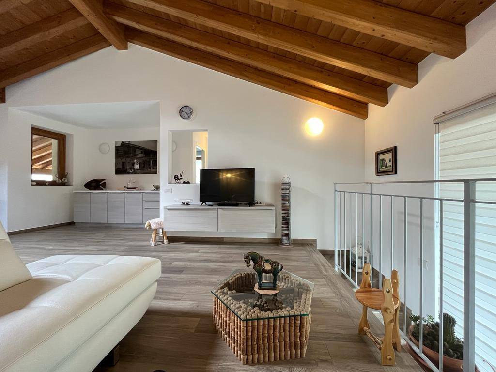 appartamento in vendita a Clusone in zona Fiorine