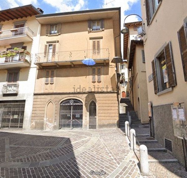 esavano in vendita a Clusone