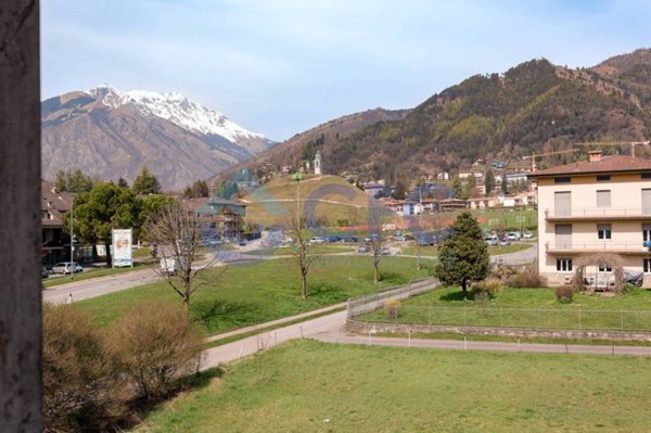 casa indipendente in vendita a Clusone