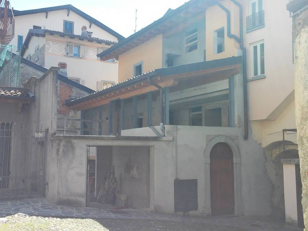 casa indipendente in vendita a Clusone