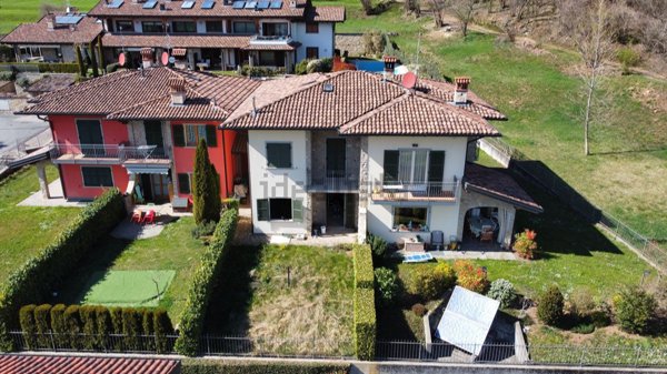 casa indipendente in vendita a Clusone