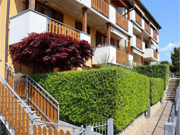 appartamento in vendita a Clusone in zona Fiorine