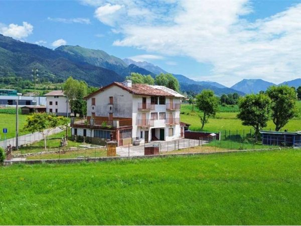 casa indipendente in vendita a Clusone