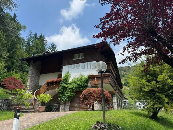 casa indipendente in vendita a Clusone