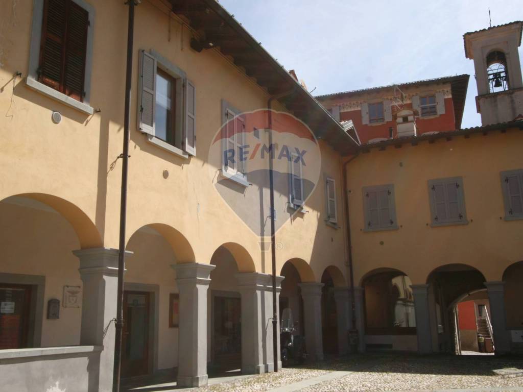 locale commerciale in vendita a Clusone