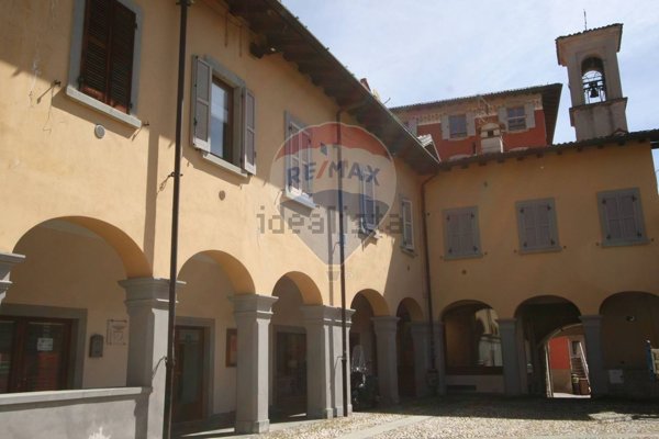 locale commerciale in vendita a Clusone