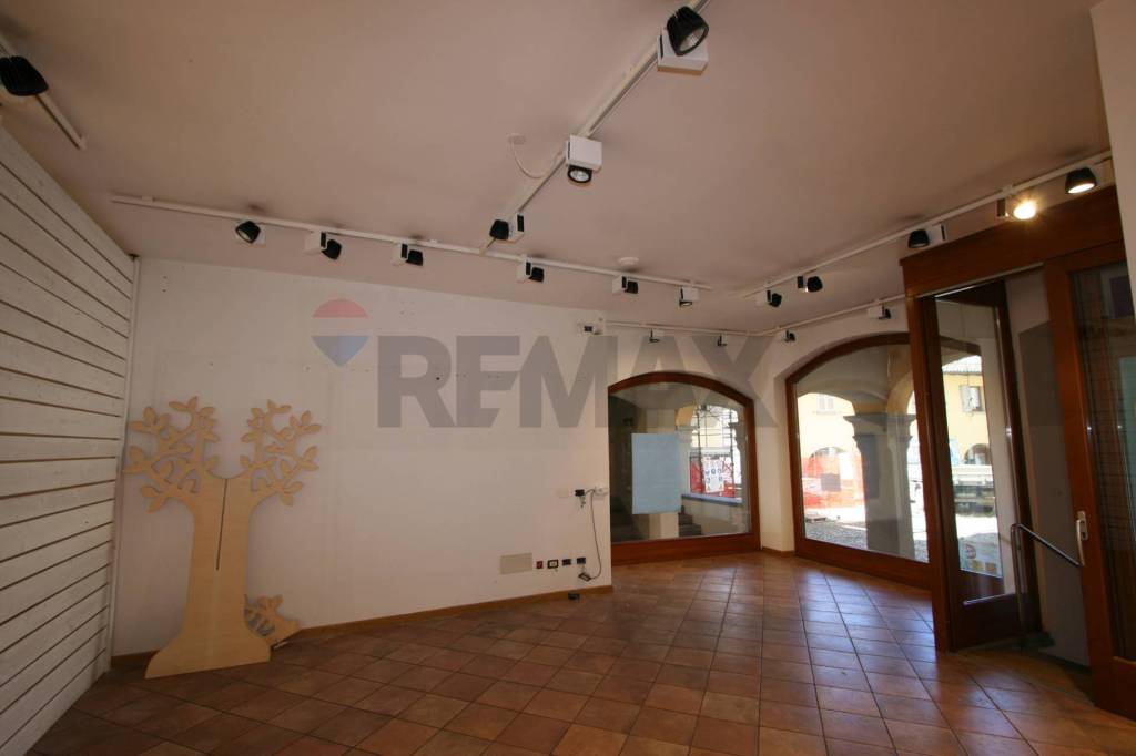 negozio in vendita a Clusone