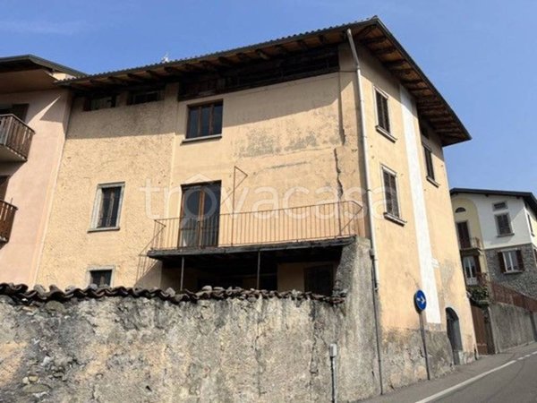 casa indipendente in vendita a Clusone