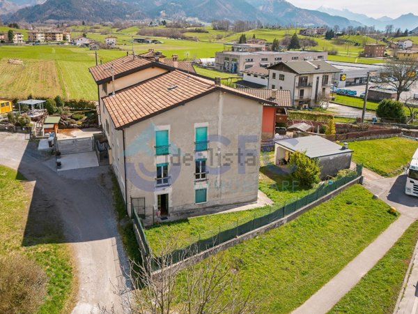 casa indipendente in vendita a Clusone
