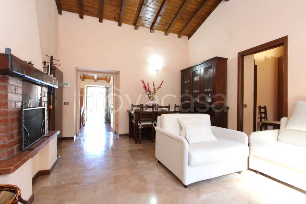 casa indipendente in vendita a Clusone