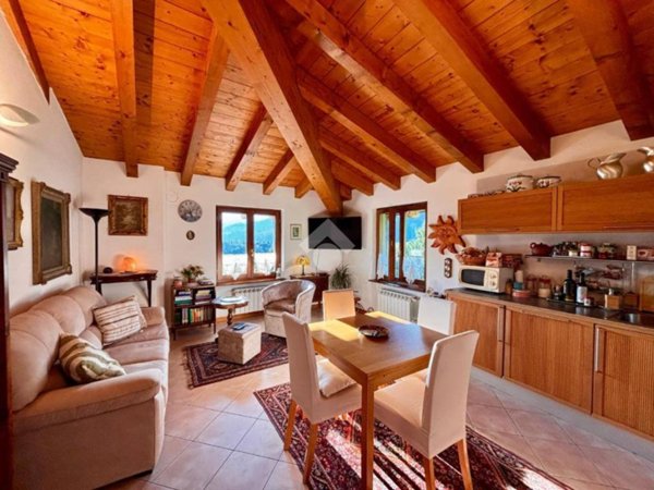 appartamento in vendita a Clusone in zona Fiorine