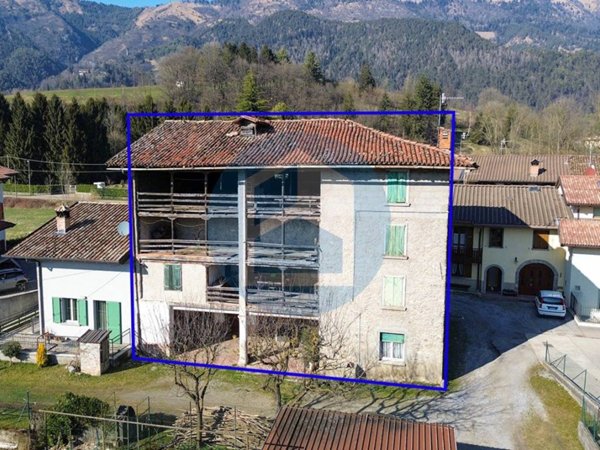 casa indipendente in vendita a Clusone