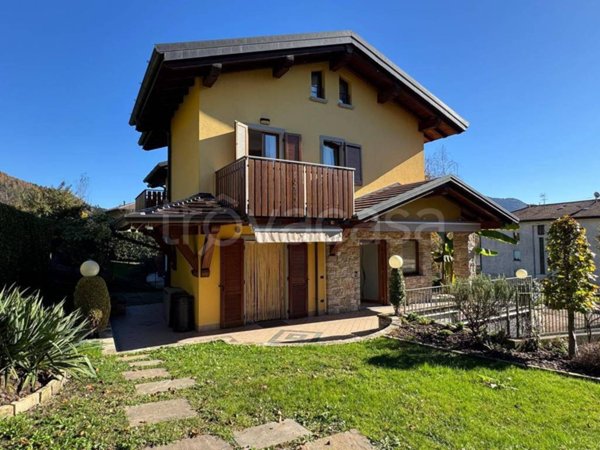 casa indipendente in vendita a Clusone