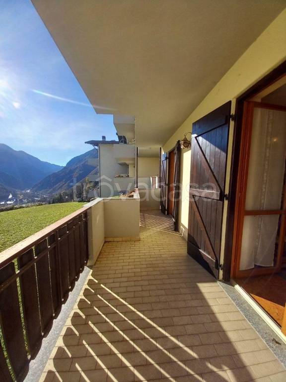 appartamento in vendita a Clusone in zona Fiorine