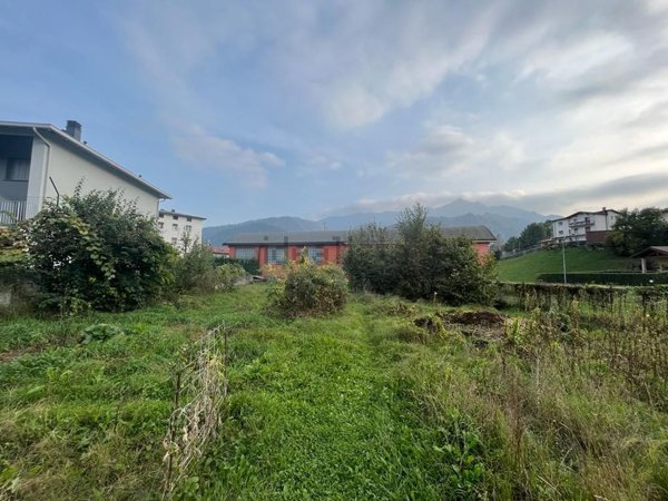 terreno edificabile in vendita a Clusone in zona Fiorine