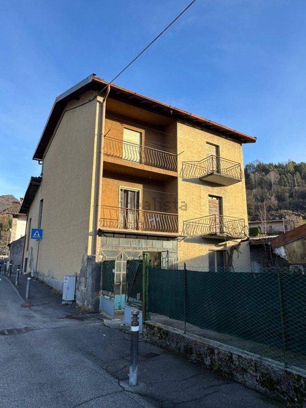 casa indipendente in vendita a Clusone