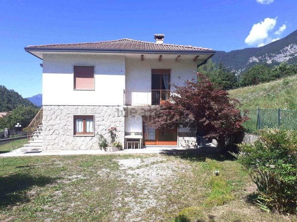 casa indipendente in vendita a Clusone