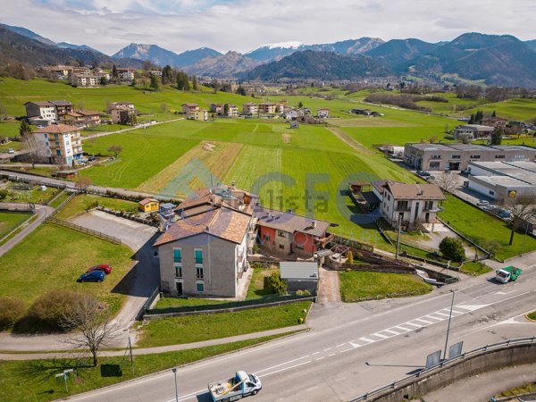 casa indipendente in vendita a Clusone