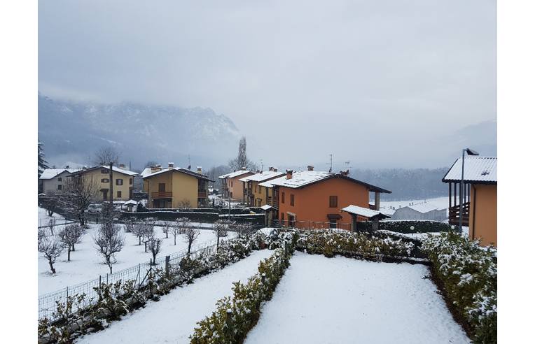 casa indipendente in vendita a Clusone in zona Fiorine